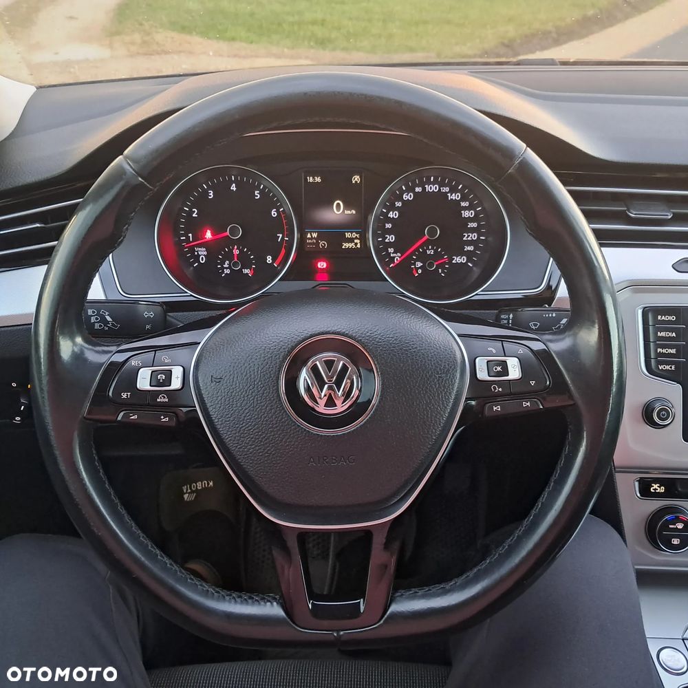 Volkswagen Passat 1.8 TSI BMT Comfortline - 23