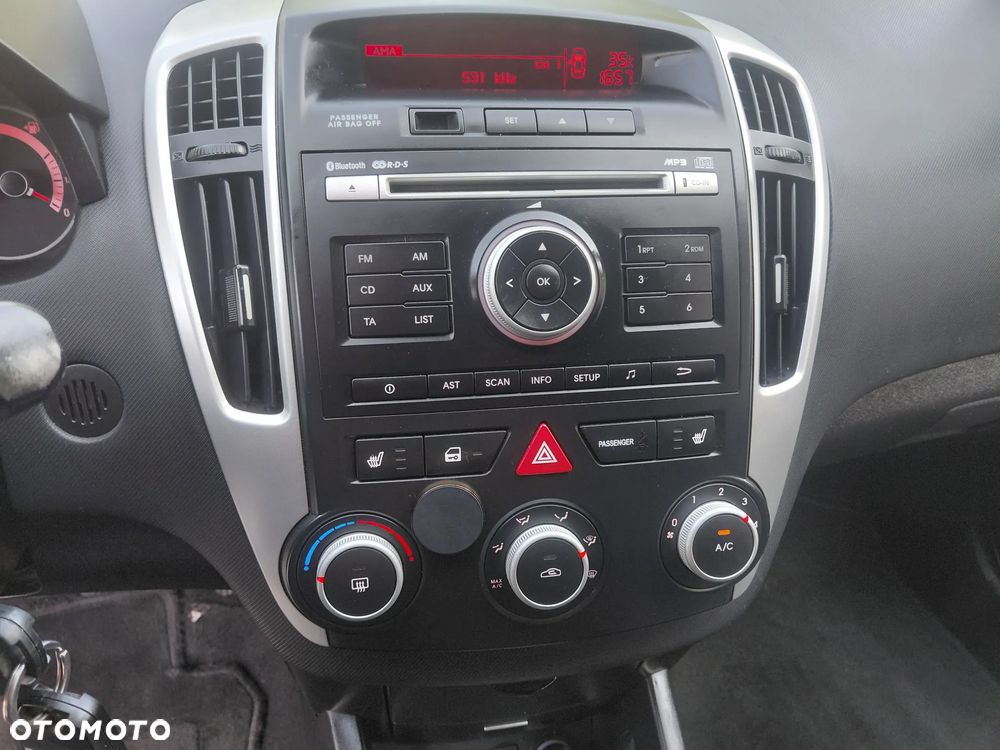 Kia Ceed - 22