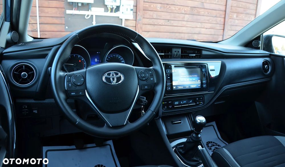 Toyota Auris 1.33 VVT-i - 25