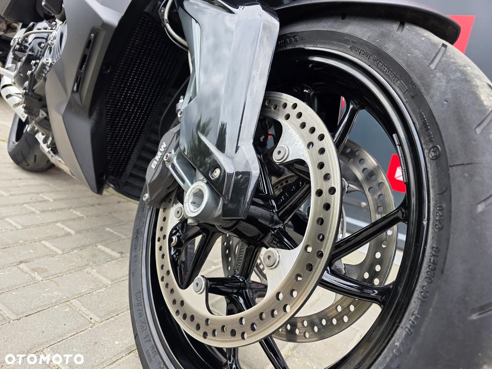 BMW R - 16