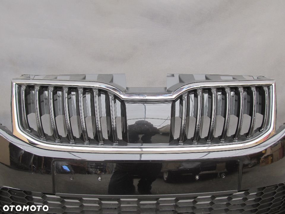 Zderzak przedni Skoda Octavia 3 RS 17 - 20 Sprysk. Lakier 9910 / LF9R - 7