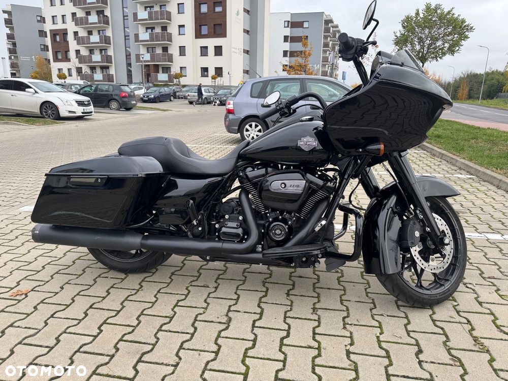 Harley-Davidson Touring Road Glide - 4