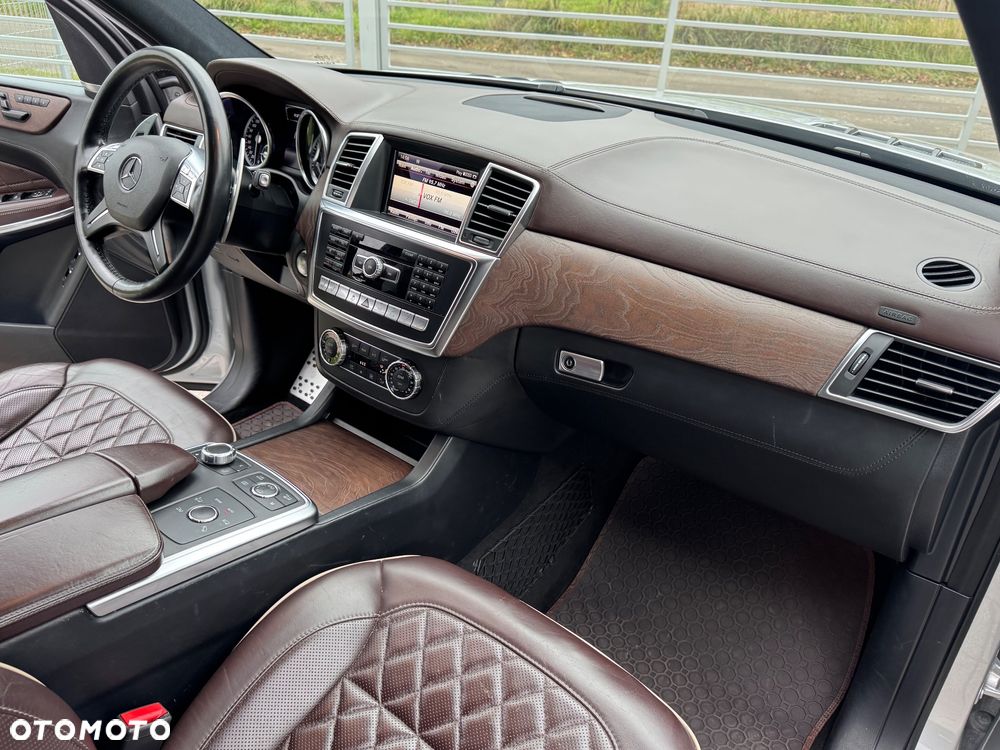 Mercedes-Benz GL - 28