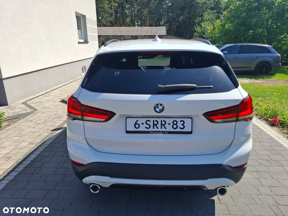 BMW X1 sDrive18d Sport Line - 7