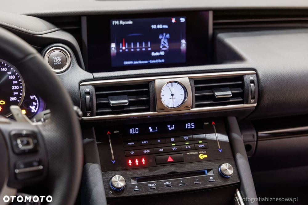 Lexus IS 200t Elegance - 26