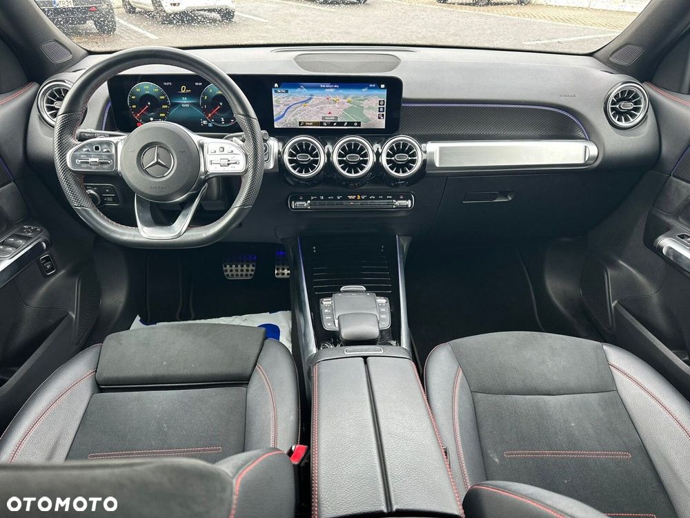 Mercedes-Benz GLB - 10