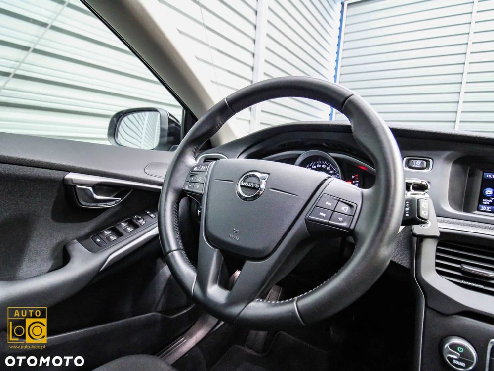 Volvo V40 T3 Drive-E Momentum - 24