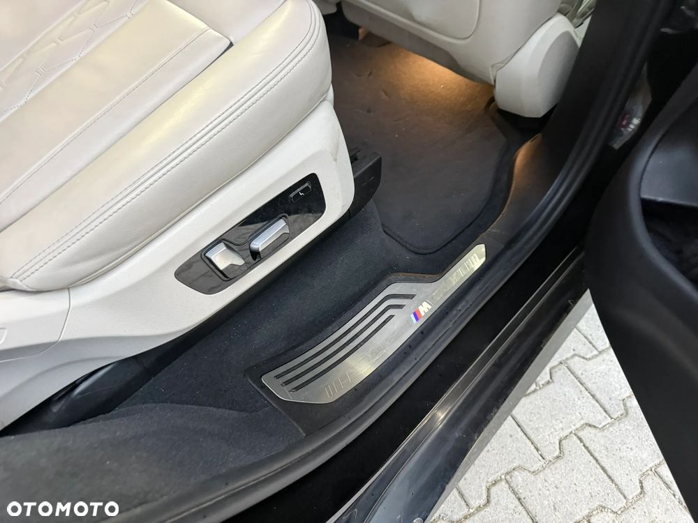 BMW X7 xDrive40d mHEV - 28