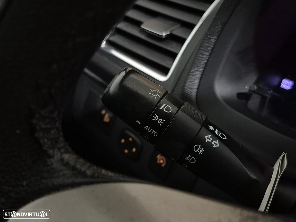 Toyota Avensis SW 2.0 D-4D Exclusive +GPS - 30