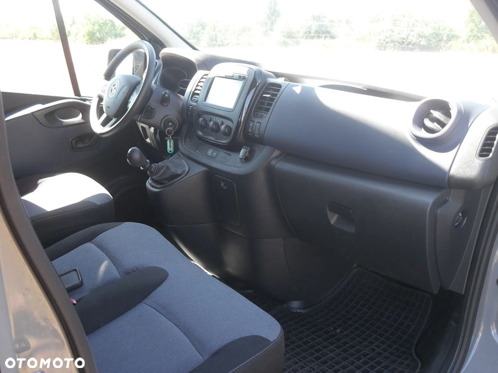 Opel Vivaro - 10