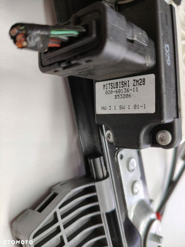 PODNOŚNIK SZYBY LEWY PRZÓD PRZEDNI Mitsubishi Colt CZC CABRIO - 4