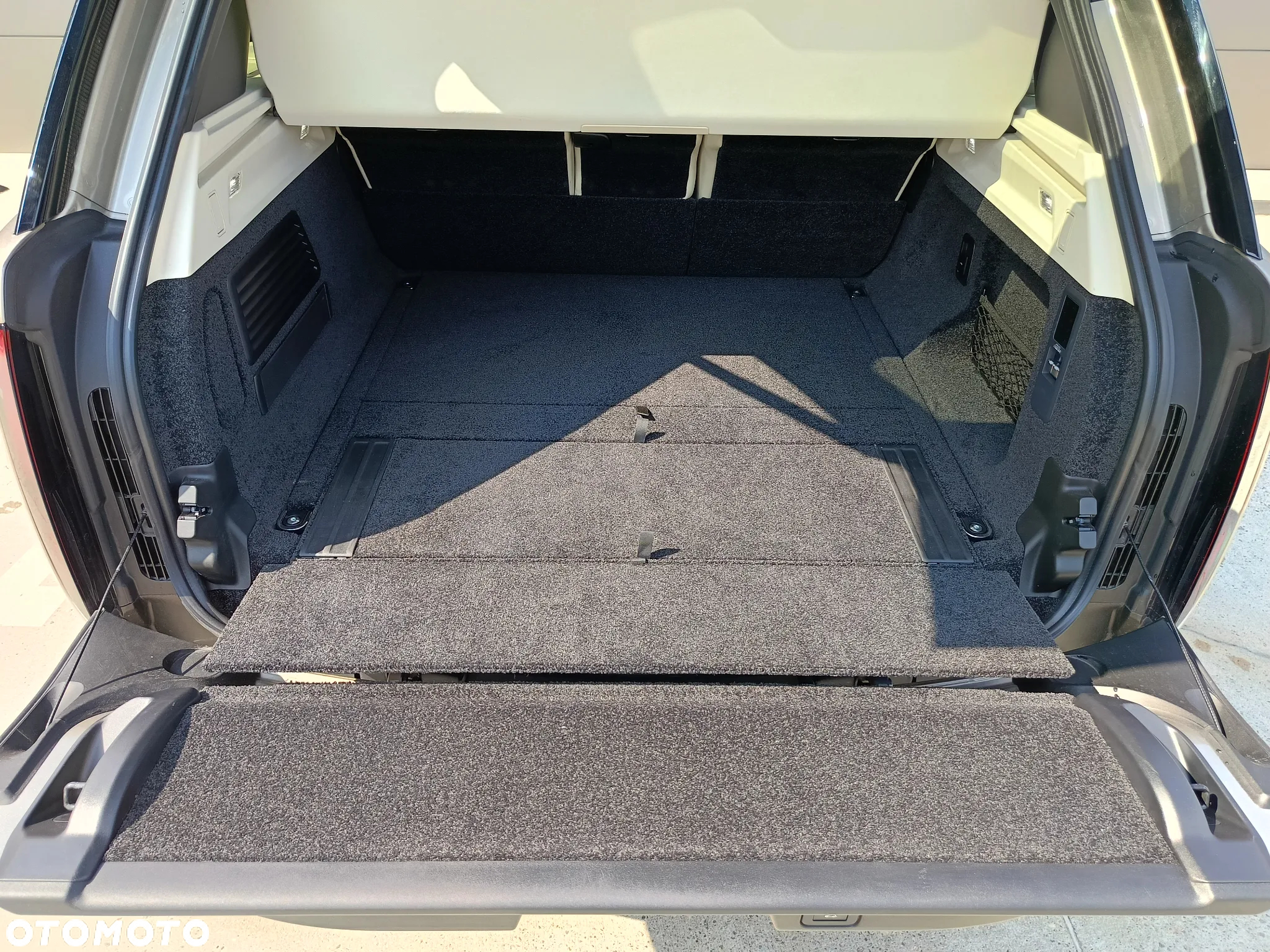 Land Rover Range Rover 4.4 V8 P535 LWB Autobiography - 38