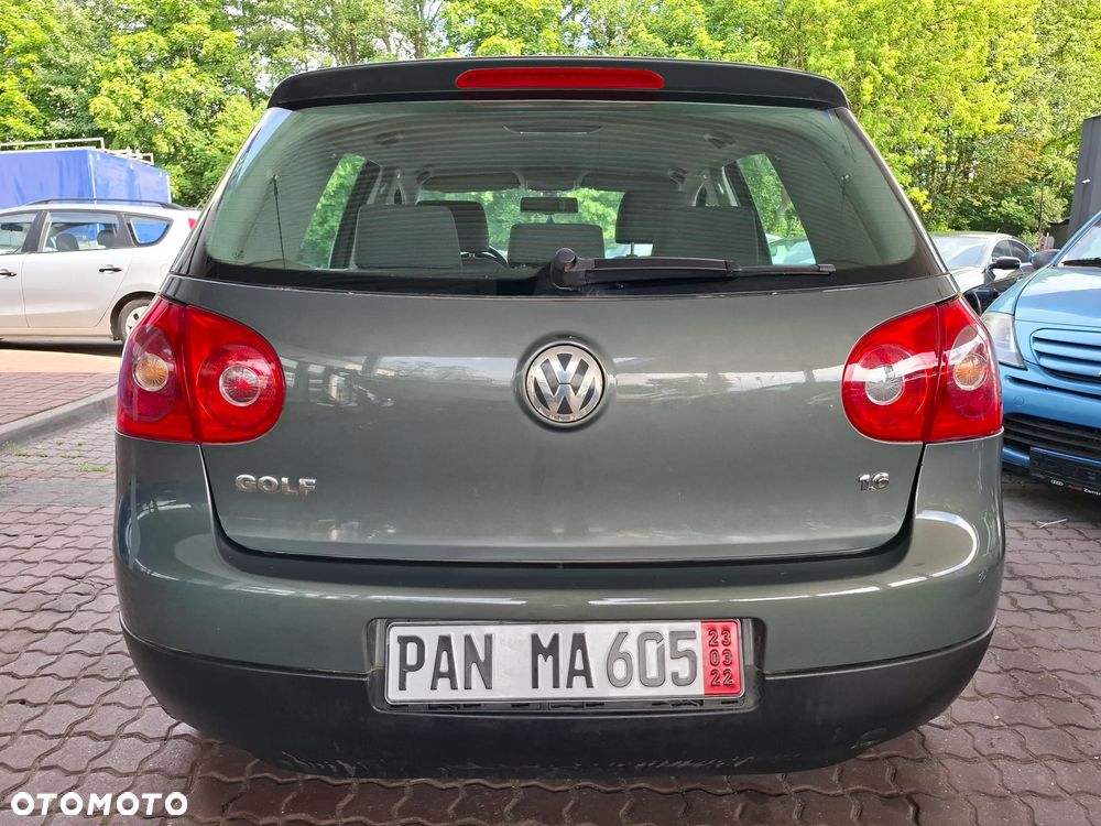 Volkswagen Golf 1.6 Comfortline - 14