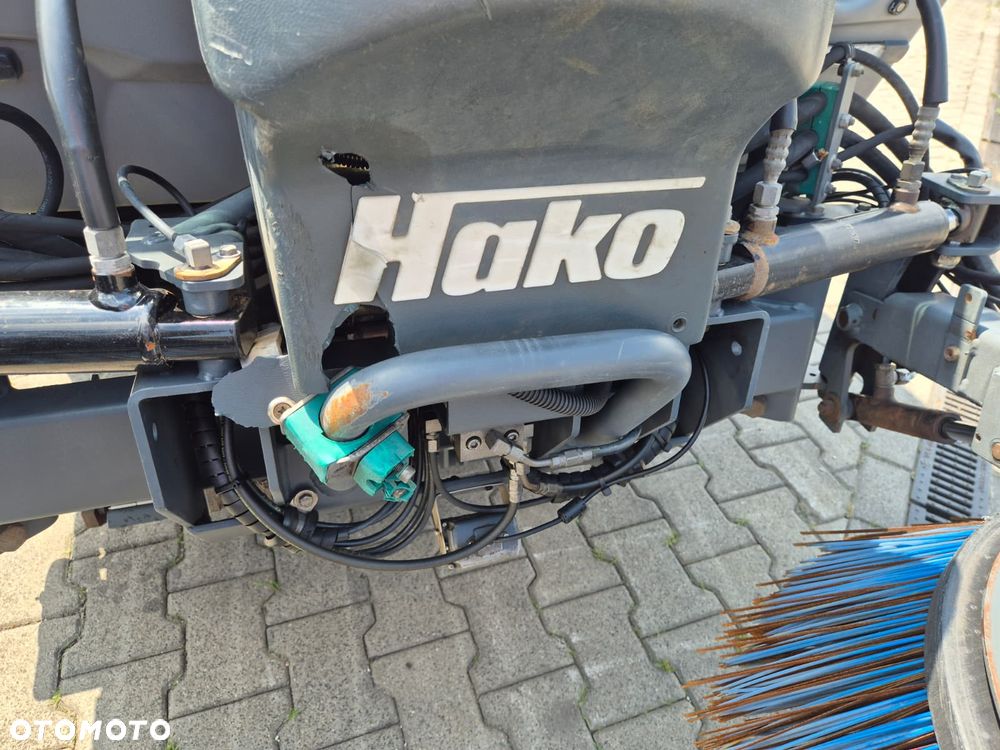 Hako Citymaster 2200 / ZAMIATARKA DROGOWA / KOMPAKTOWA ZAMIATARKA / SERWISOWANA / 2 MIEJSCA / EURO 6 / IDEALNA DO MIASTA I CHODNIKI / BEZWYPADKOWA / MOŻLIWOŚĆ TRANSPORTU - 10