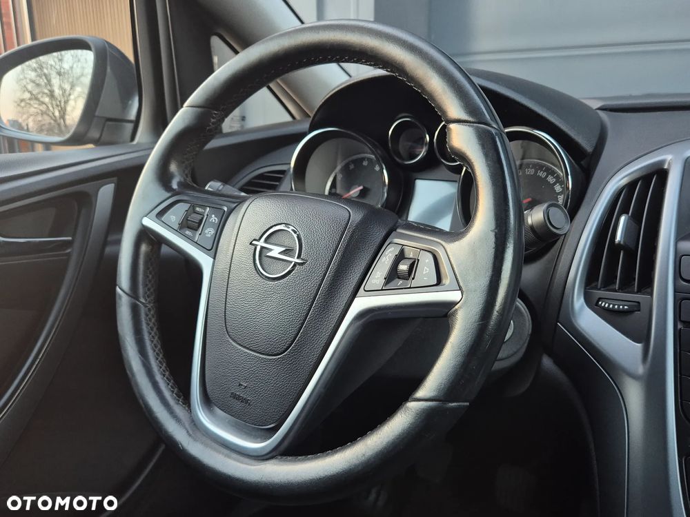 Opel Astra 1.4 T Cosmo EU6 - 14