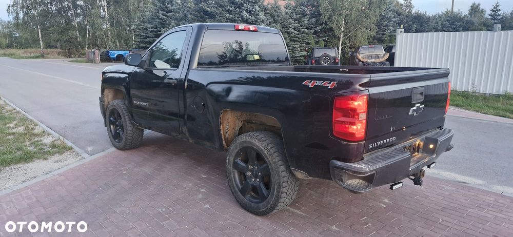 Chevrolet Silverado - 13