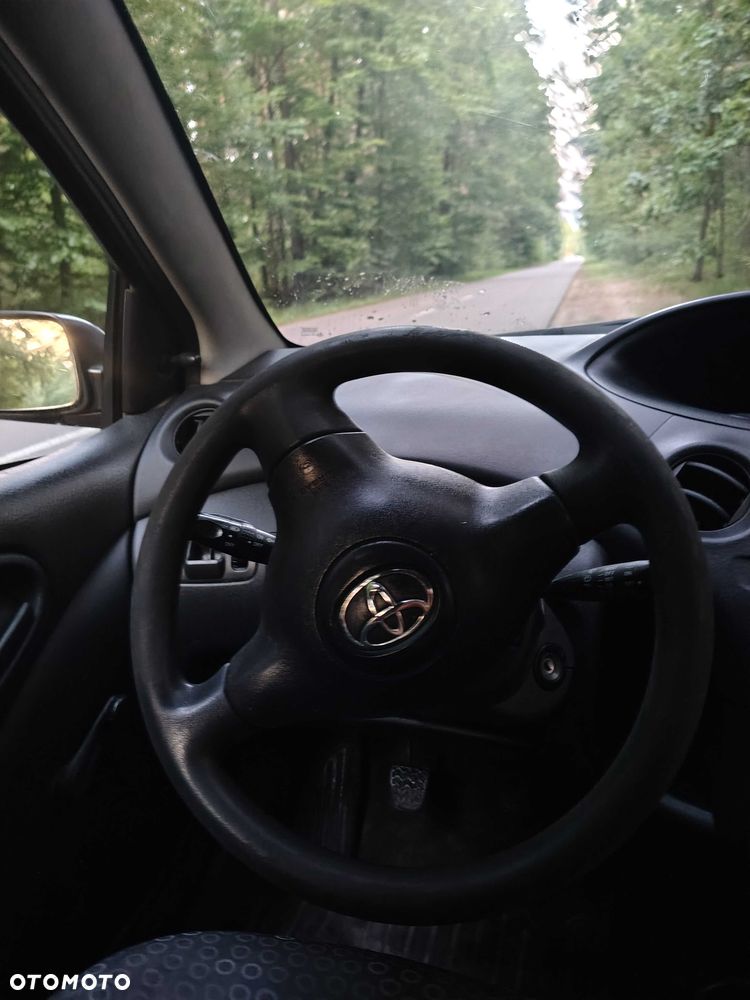 Toyota Yaris - 7