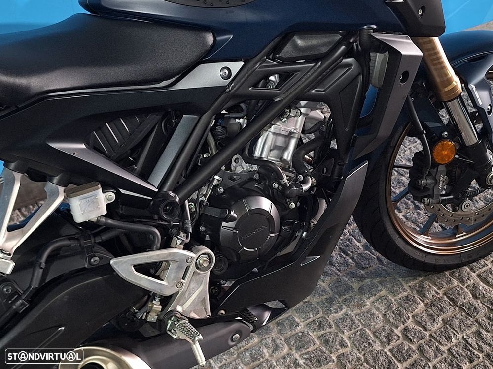Honda CB 125 R - 3