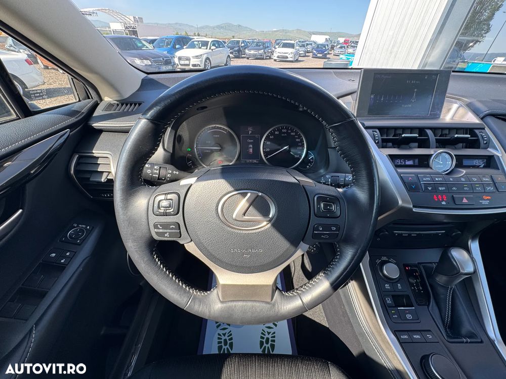 Lexus Seria NX 300h - 23