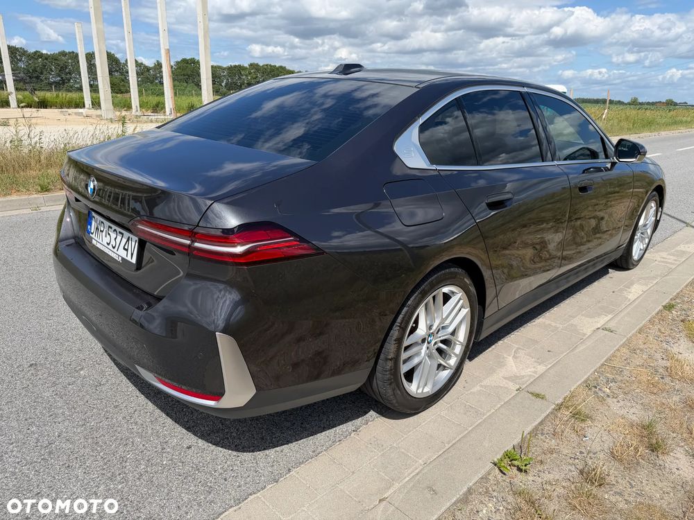 BMW Seria 5 520i mHEV - 5