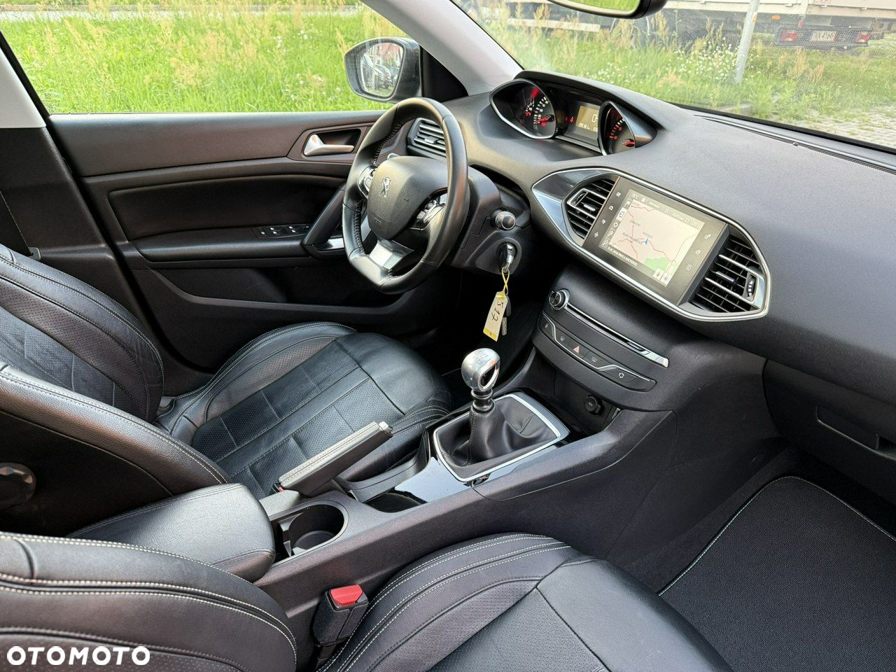 Peugeot 308 1.6 BlueHDi Allure S&S - 18