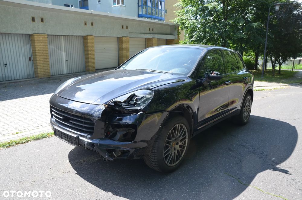 Porsche Cayenne Platinum Edition - 2