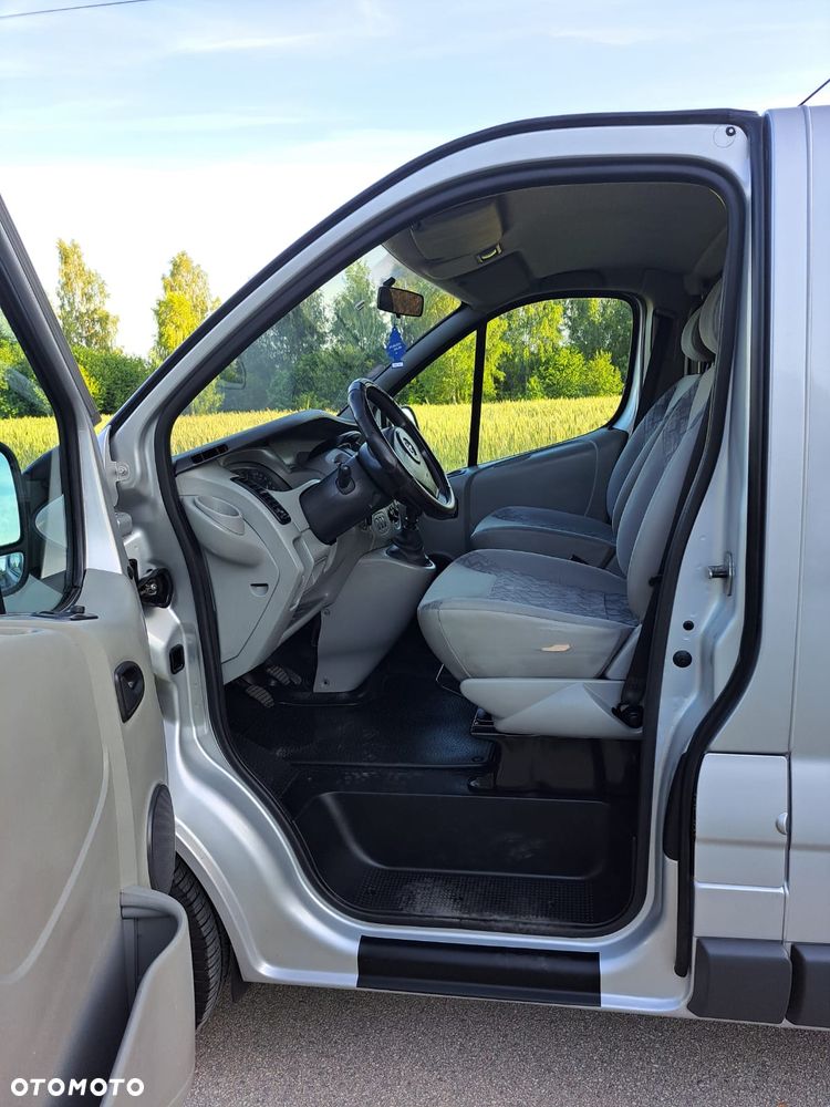 Opel Vivaro - 10
