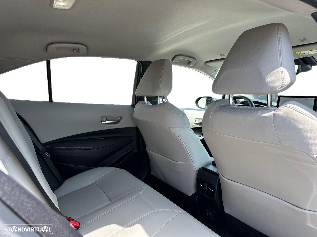 Toyota Corolla SD 1.8 Hybrid Luxury - 10