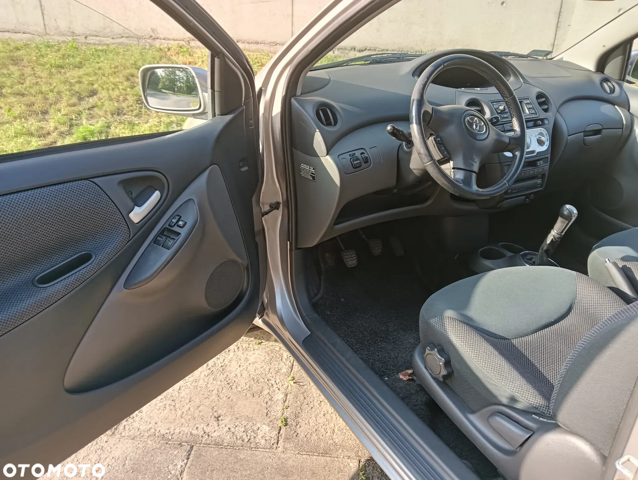 Toyota Yaris 1.4 D-4D - 11