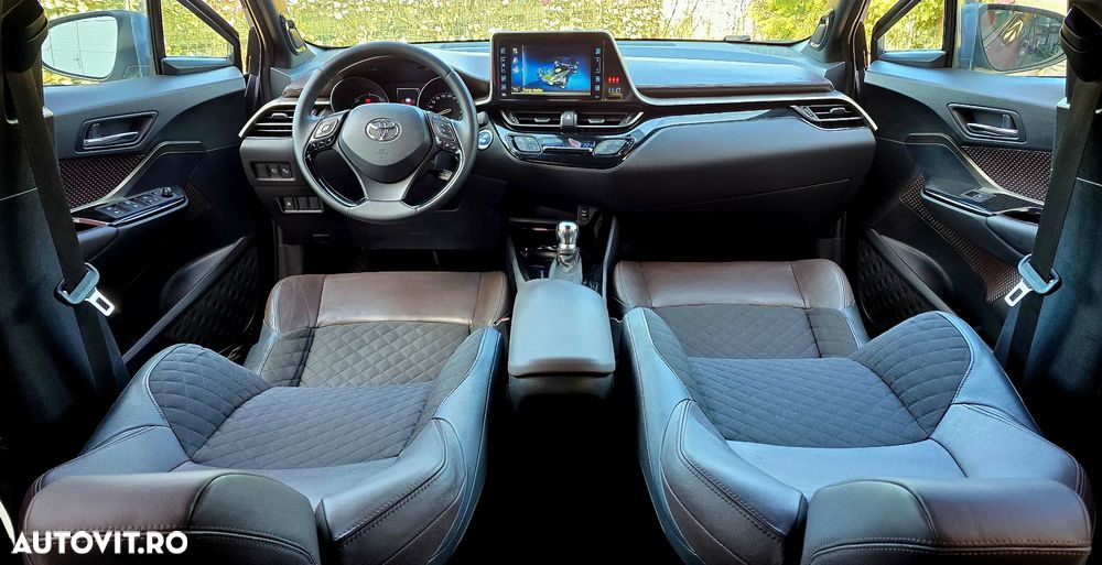 Toyota C-HR Lounge - 10