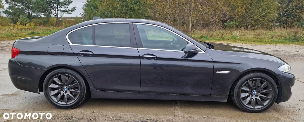 BMW Seria 5 525d xDrive - 10