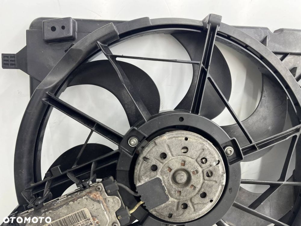 Wentylator chłodnicy Ford Focus MK2 C-MAX MK1 Volvo Mazda TDCI 3m5h-8c607-na - 2