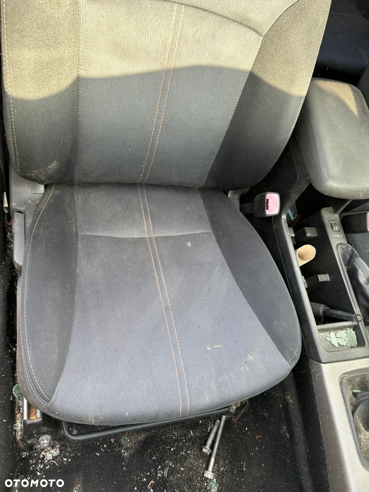 FOTELE KANAPA SUBARU FORESTER III - 4