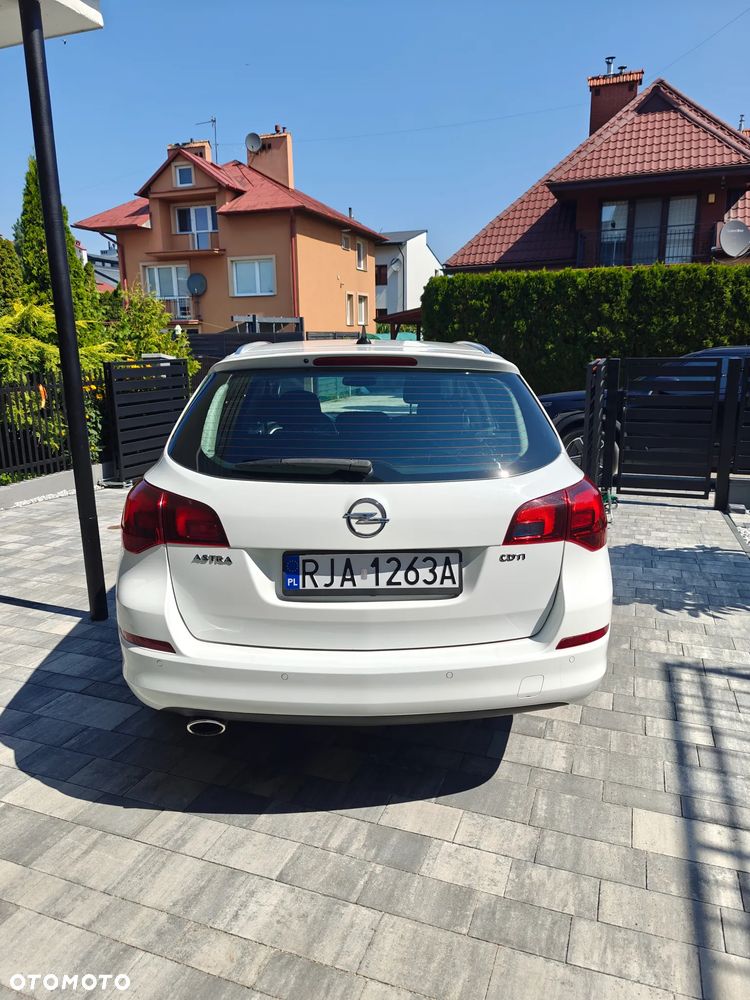 Opel Astra 2.0 CDTI Cosmo - 3