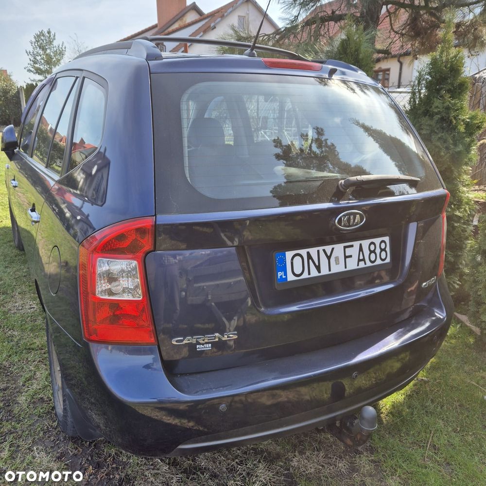 Kia Carens - 3