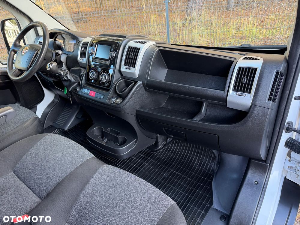 Fiat Ducato Maxi Doka 7 osób / Skrzynia 3.3m / Wzmocniony Koła 16'' / Podwójne resory / Ładowność 1285kg / Bogate wyposażenie / Serwisowany / FV23% / Salon PL - 36