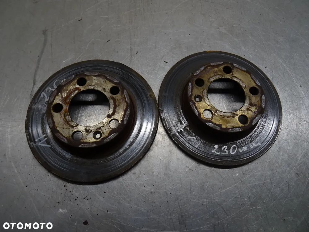 VW GOLF IV HB 3D 97-06 1.4B TARCZE HAMULCOWE TYŁ TYLNE - 1