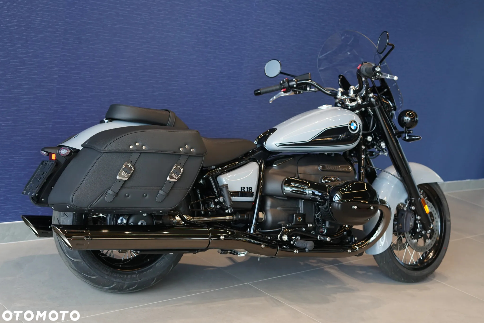 BMW R - 8