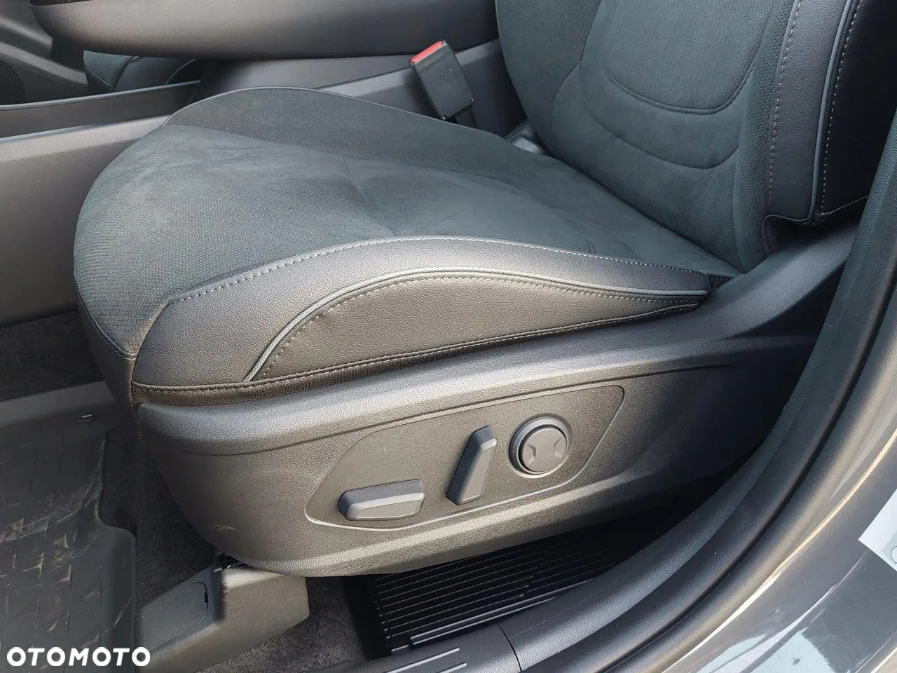 Hyundai Tucson 1.6 T-GDi HEV 20th Anniversary 4WD - 16