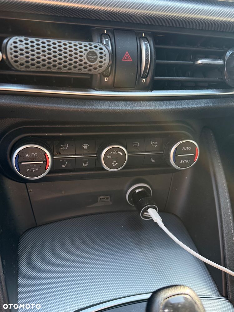 Alfa Romeo Stelvio 2.0 Turbo 16V AT8-Q4 Super - 9