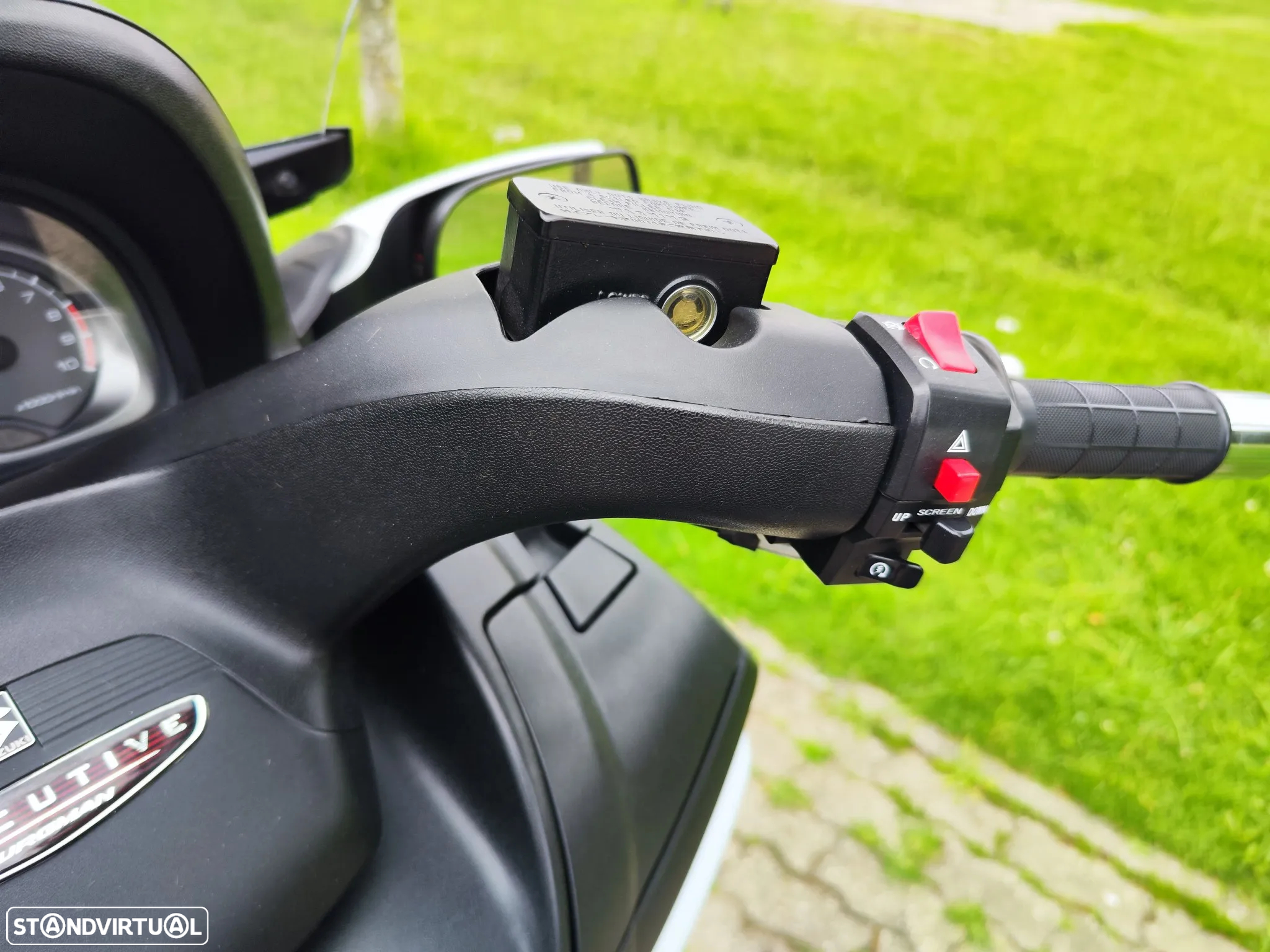 Suzuki Burgman 650 Executive Abs - 6