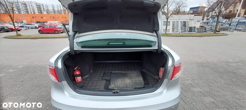 Toyota Avensis 1.8 Sol - 6