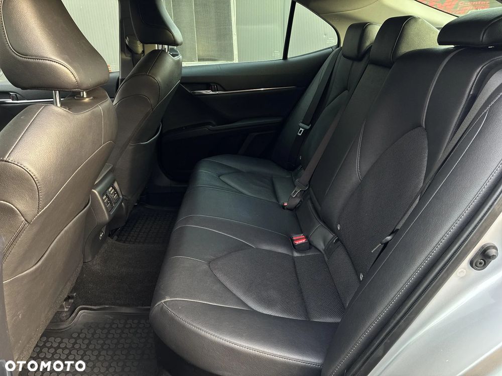 Toyota Camry 2.5 Hybrid Executive CVT - 27