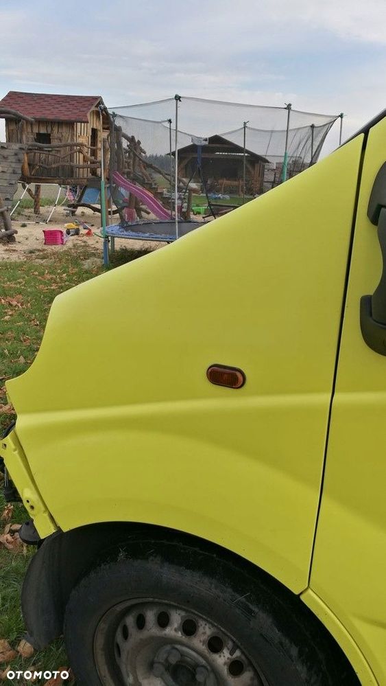 uchwyt błotnika trafic vivaro primastar 01-06 - 2