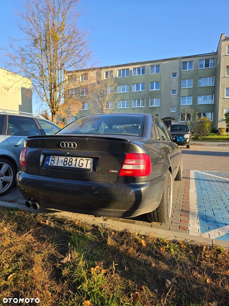 Audi A4 Limousine - 2