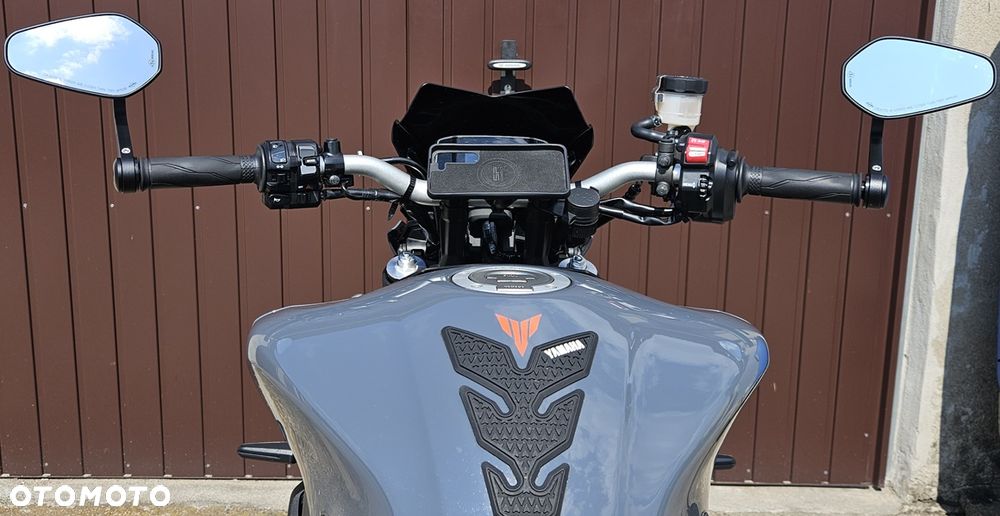 Yamaha MT - 8