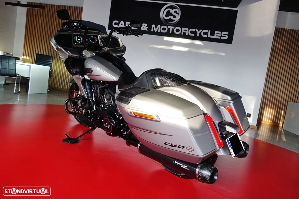 Harley-Davidson Road Glide CVO - 10