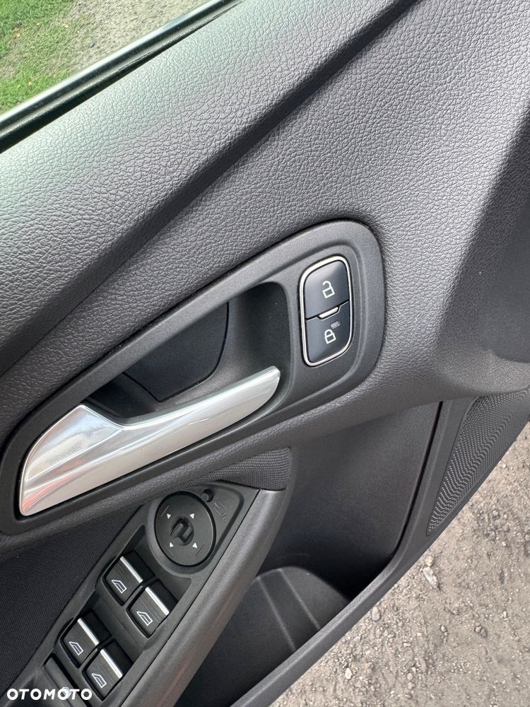 Ford Focus - 36
