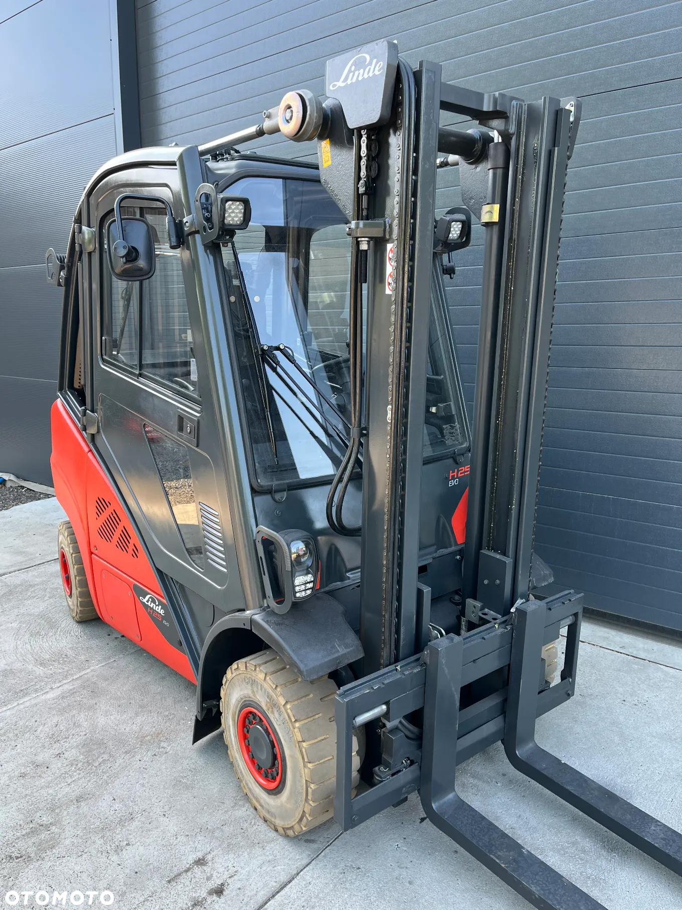 Linde H25T-392-02 Gazowy Pełna kabina Przewsuw boczny Oświetlenie drogowe - 14