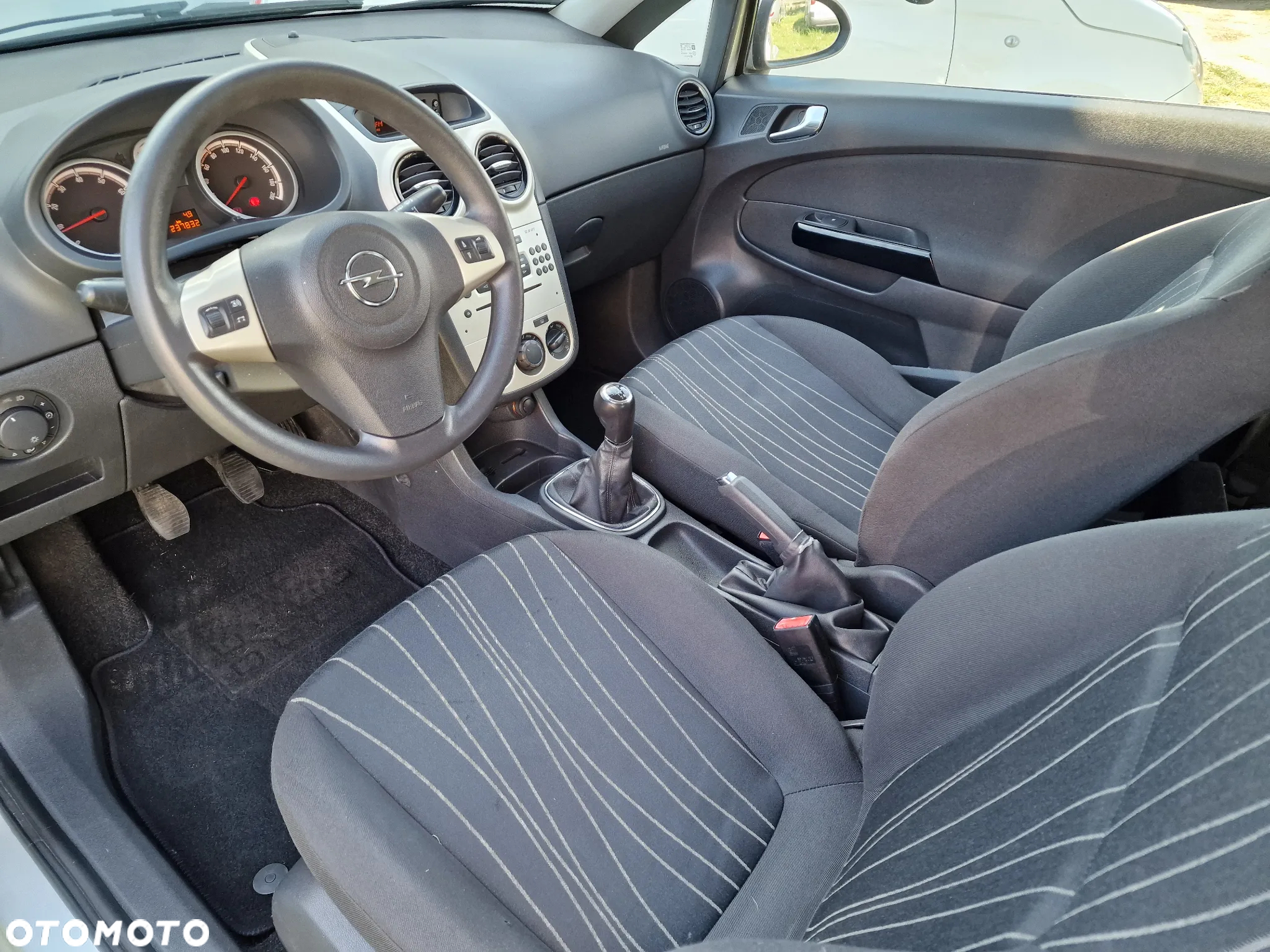 Opel Corsa 1.2 16V Enjoy - 5
